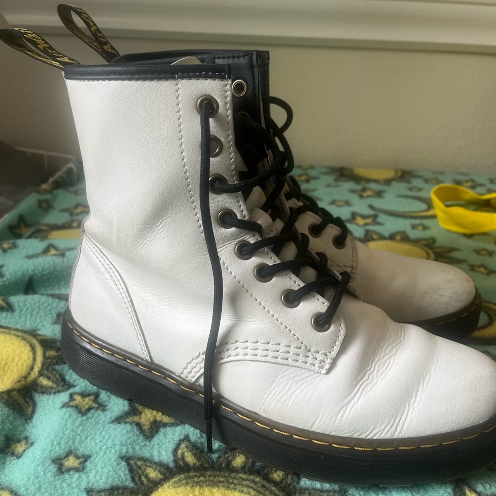 Dr. Marten Zavalas White